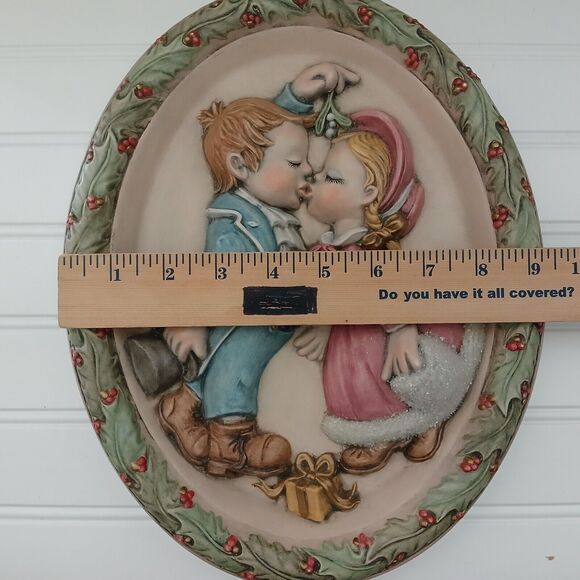 Vintage Ceramic Wall Plaque Children Kissing Under the Mistletoe Hand Painted - Picture 11 of 12
